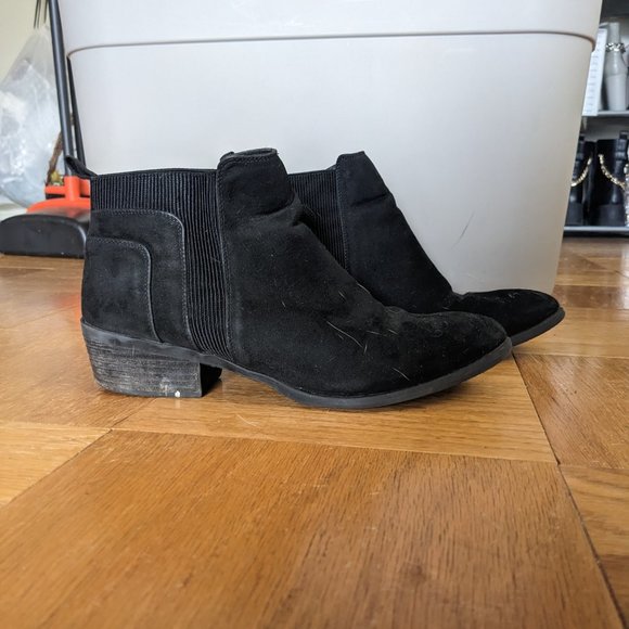 Generic Black Faux Suede Booties - Picture 2 of 4